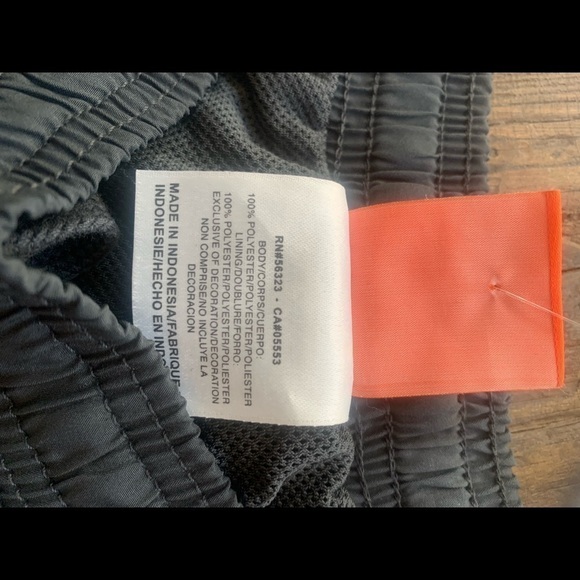 Nike Womens Training Pants Size S Gray NWT Run Gym - Picture 3 of 6